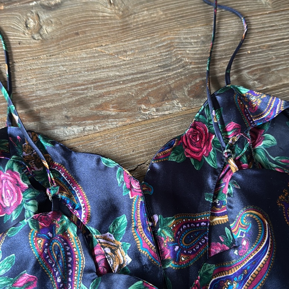 Vintage Gold Label Victoria’s Secret navy floral paisley button negligée size M - Picture 5 of 11